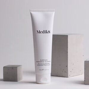 ❣️2/$36 NEW Medik8 Surface Radiance Cleanse Resurfacing Gel Full Size $27.00